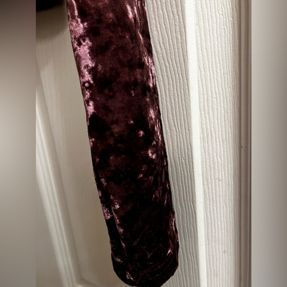 ABOUND~CRUSHED VELVET CROP TOP~SM - Picture 12 of 14